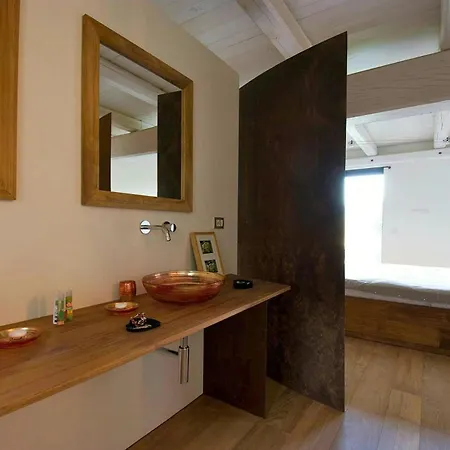 Stone Among Olive Groves In Liguria بيت للعطل *